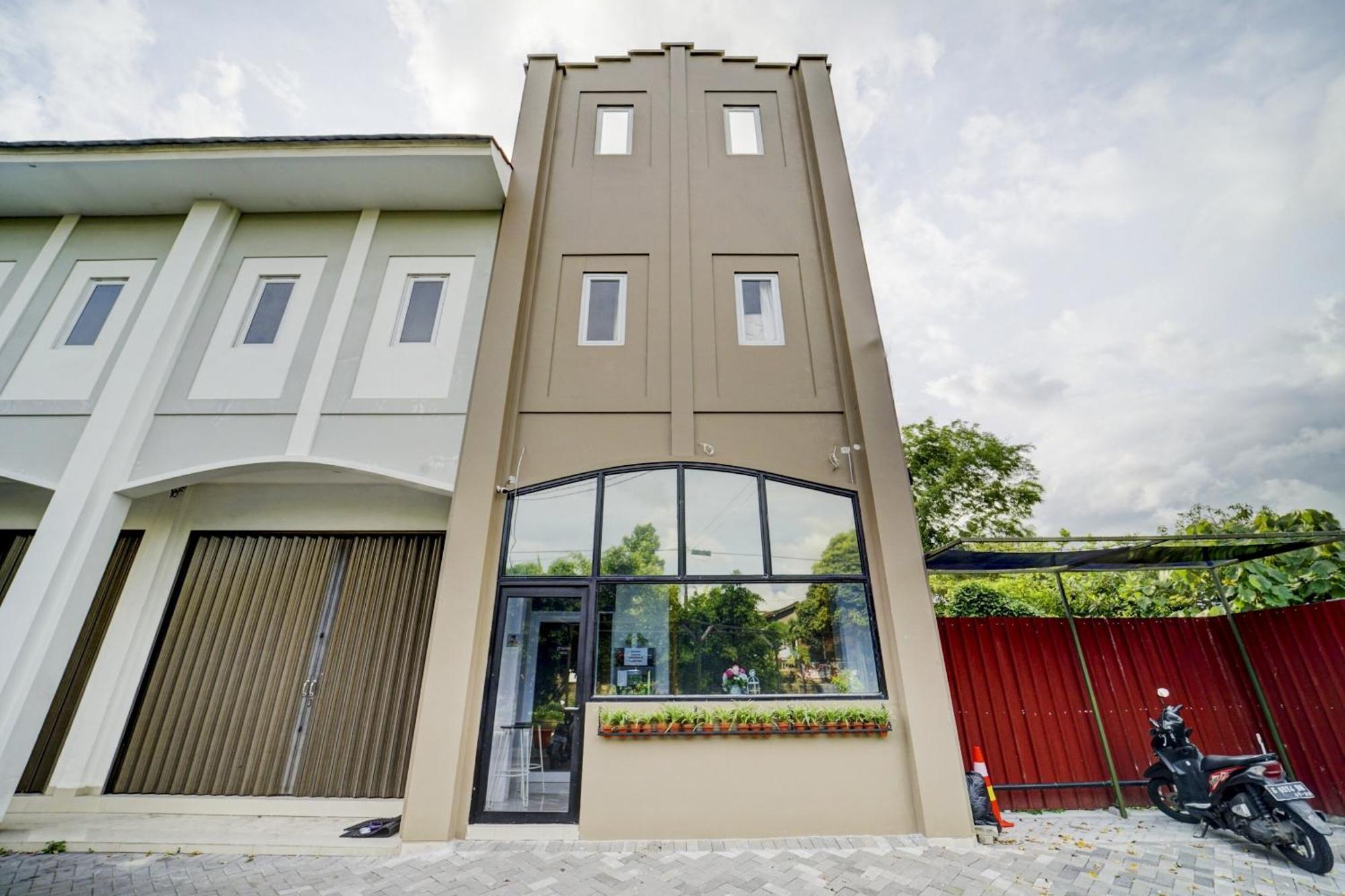 Super Oyo 90778 River Inn Malioboro Yogyakarta Exteriér fotografie