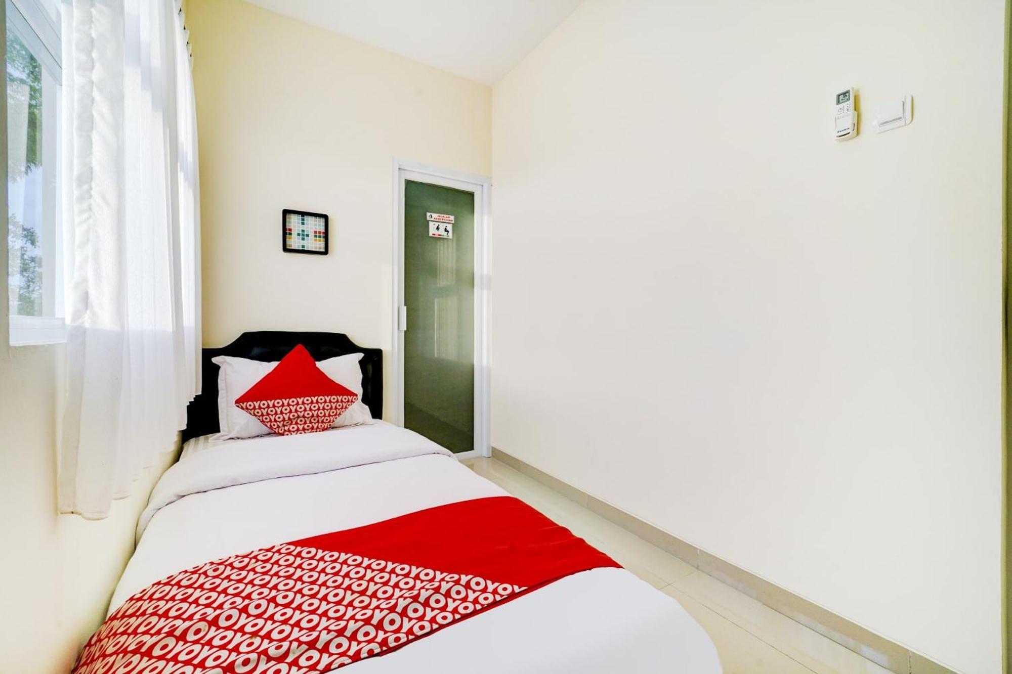 Super Oyo 90778 River Inn Malioboro Yogyakarta Exteriér fotografie